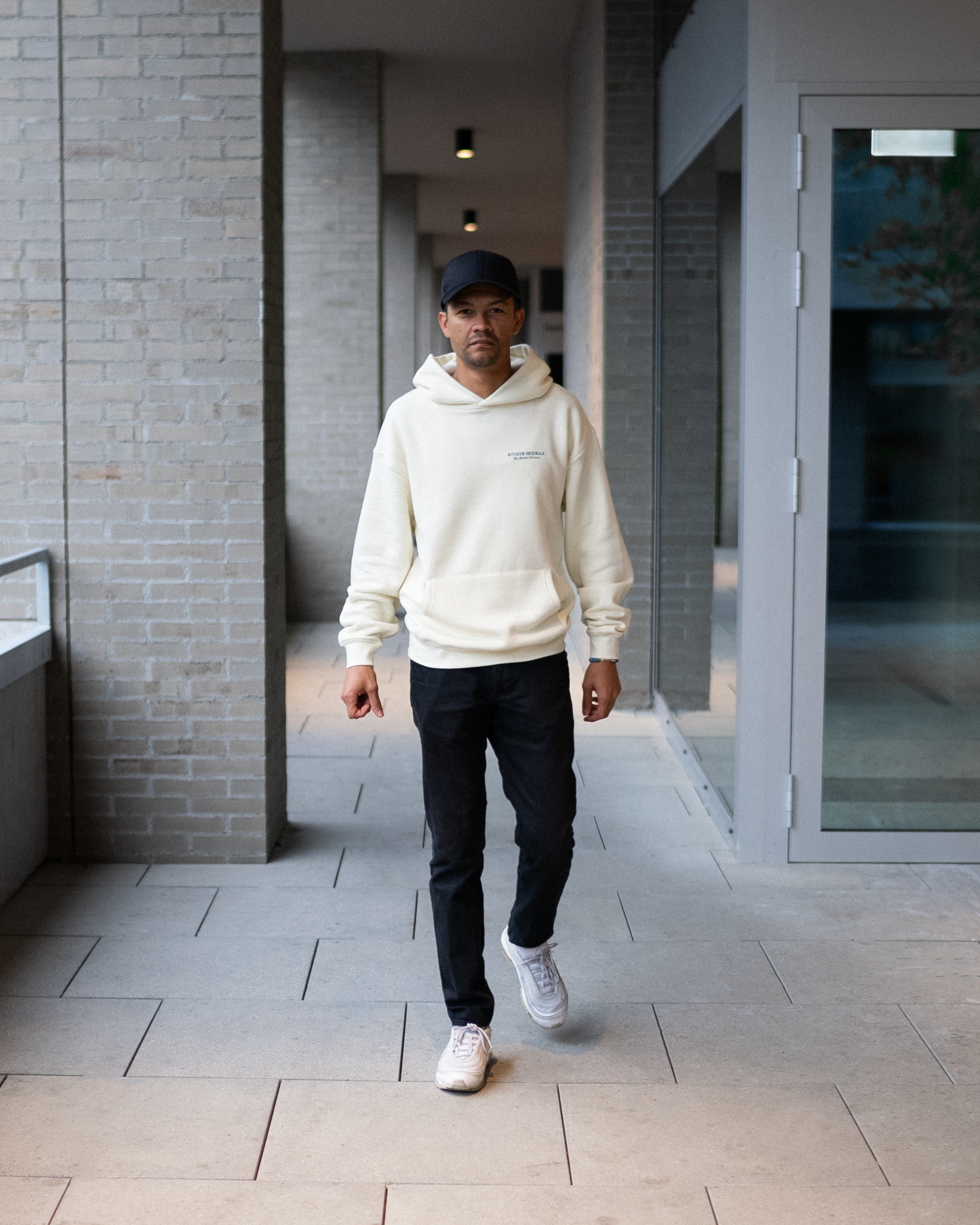 Kapuzenpullover „Broken Dreams“